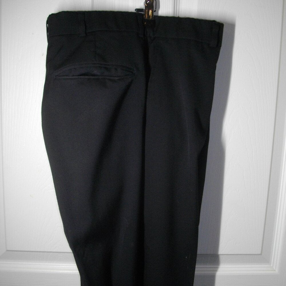Men's Stafford black dress pants. 31x30. New. Excellent condition.